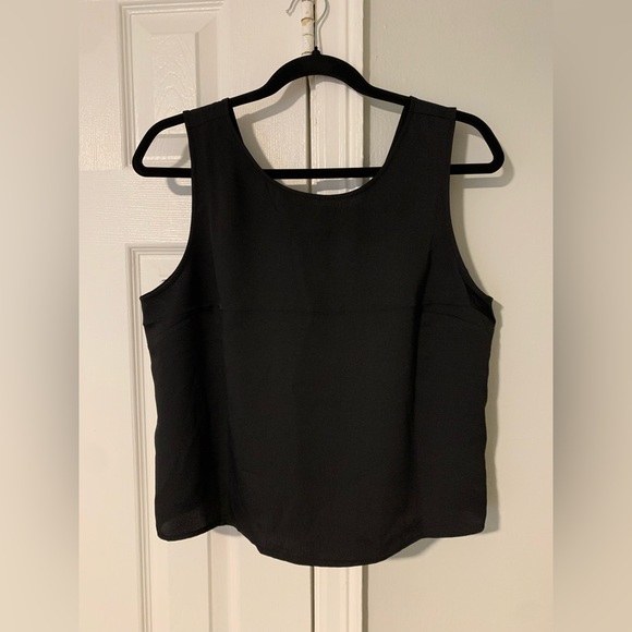 NWOT Express Black Sleeveless Women's Top - Picture 1 of 3